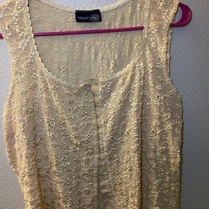 NUDE FRONT CLASP TOP